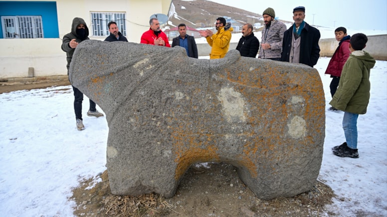 700 Yıllık Efsane: 7 tonluk at heykeline gözleri gibi bakıyorlar