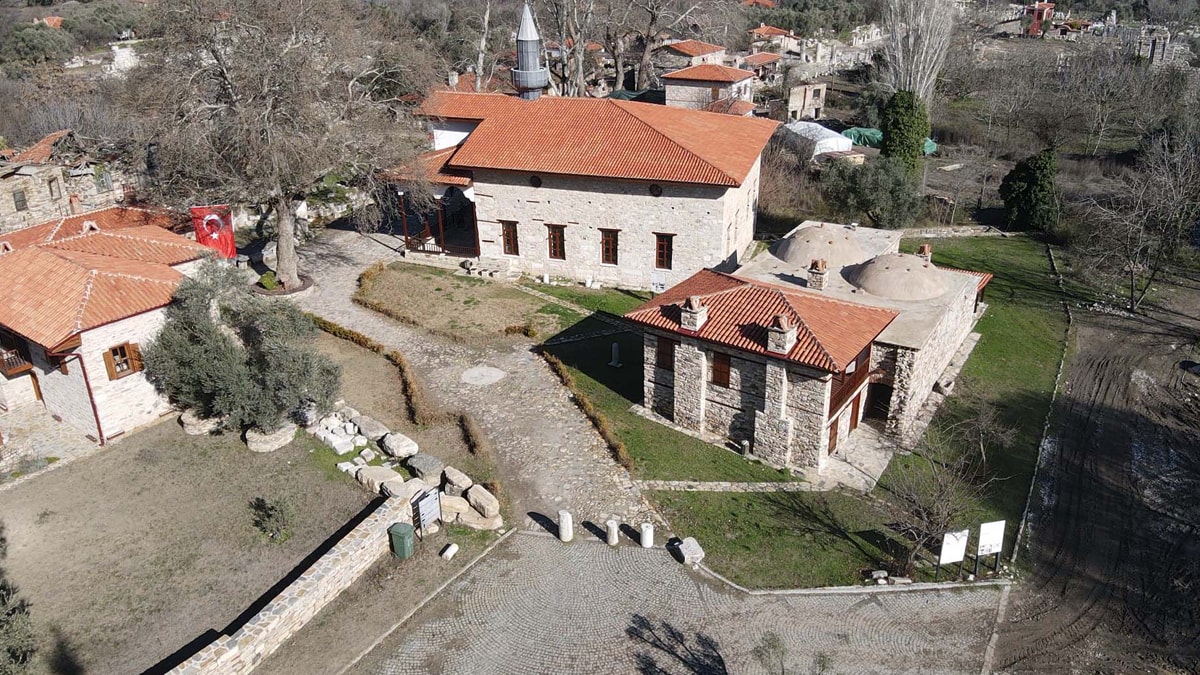 Stratonikeia Antik Kenti canlanıyor: Köy meydanı eski ihtişamına kavuşuyor!