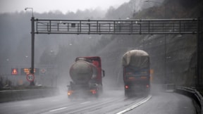 Anadolu Otoyolu'na sis ve sağanak etkisi