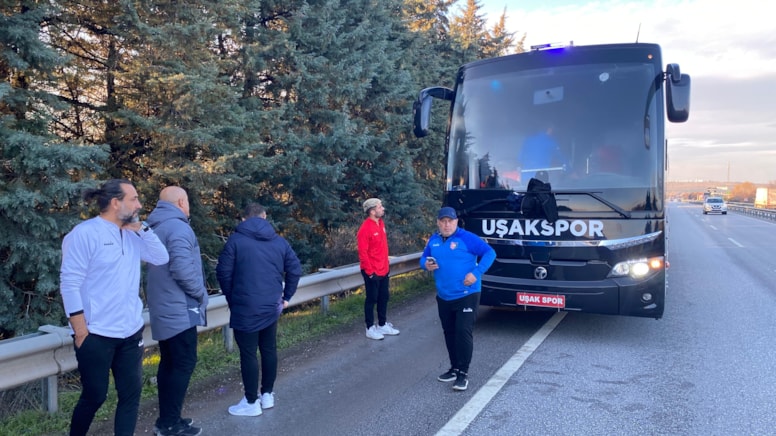 Uşakspor otobüsüne taşlı saldırı