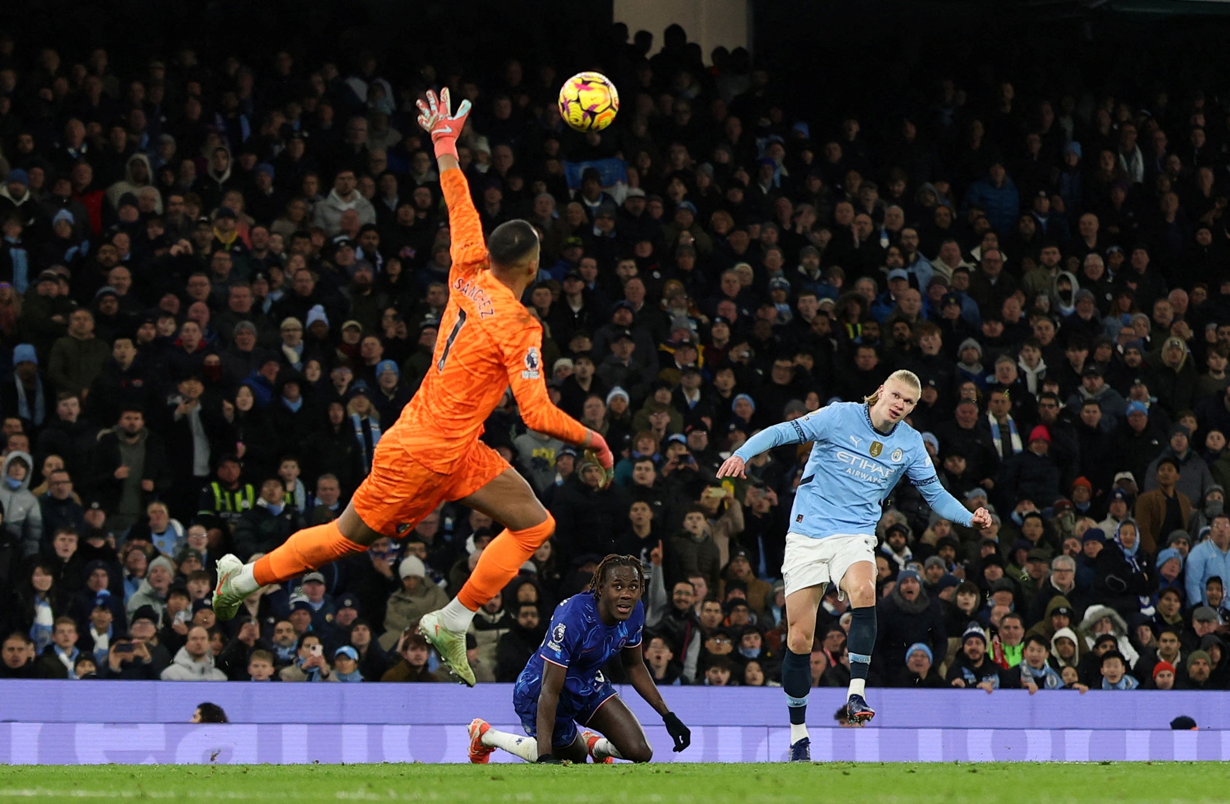 Manchester City, Chelsea'yi üç golle geçti