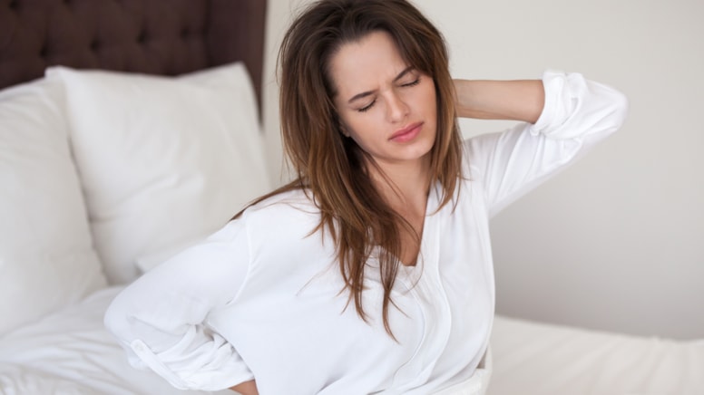 Her sabah ağrıyla mı uyanıyorsunuz? Sebebi bu ikisi olabilir!