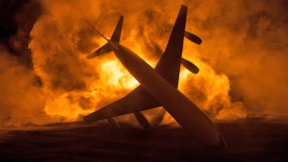 Uçak kazasından kurtulmak mümkün mü? İşte hayatta kalmanın 5 kritik faktörü