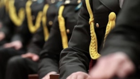 Teğmenlerin 3 komutanı da ihraç edildi