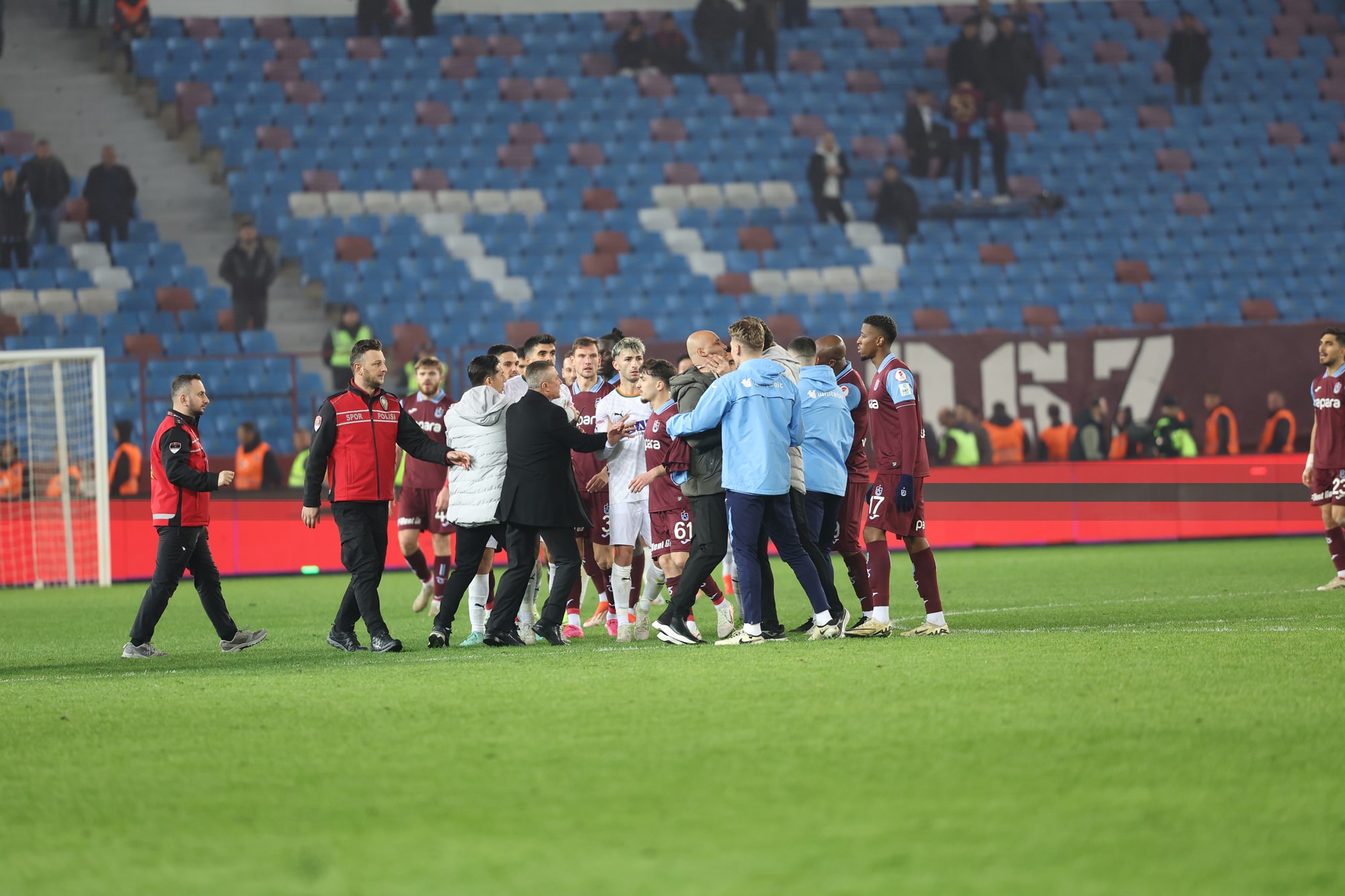 Trabzonspor'dan tepki: Talihsiz ve temelsiz açıklamalarını şaşkınlıkla takip ettik