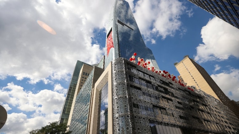 New York’taki bina eksikleri giderilmediği için ruhsatsız Türkevi de aynı halde