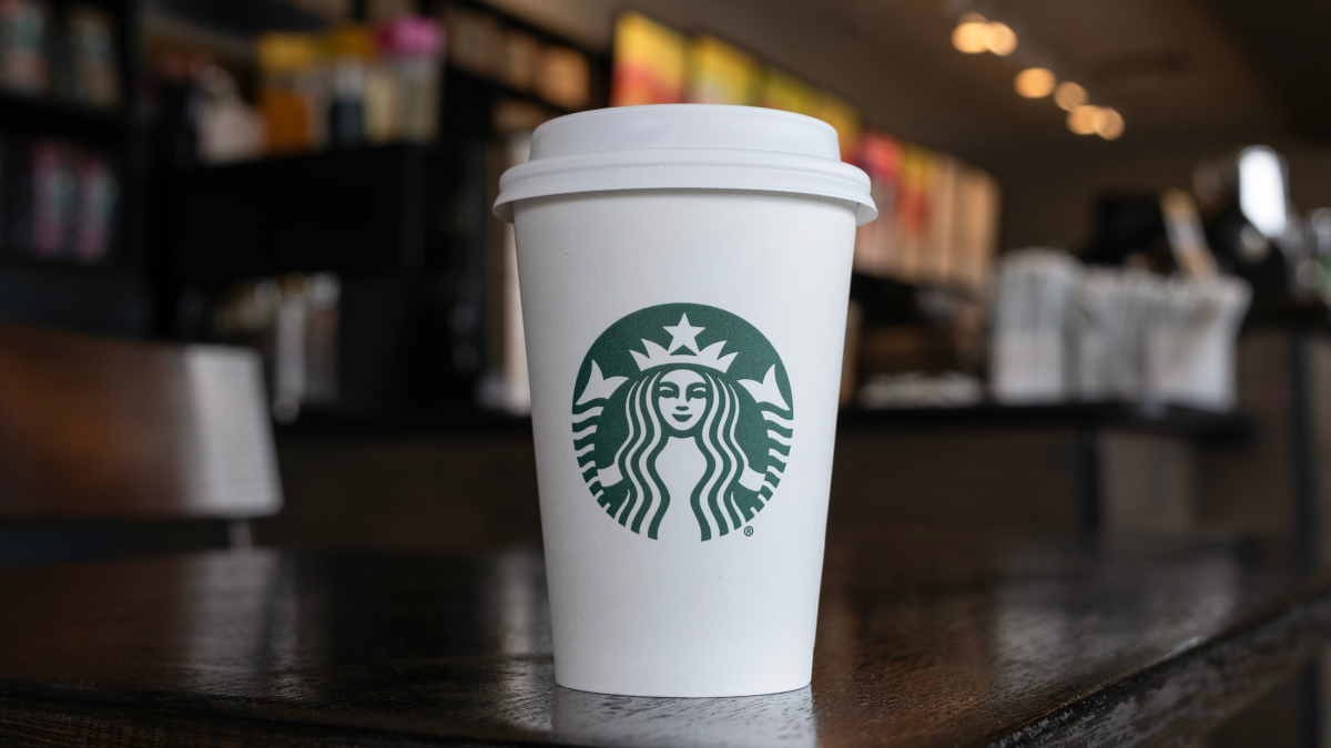 Starbucks'ta yeni dönem: Sipariş vermeyen giremeyecek