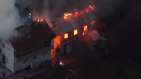 Düzce'de korkutan yangın: Ev, samanlık ve ahır yandı