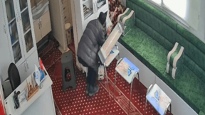 Şanlıurfa'da camiden hırsızlık anları kameraya yansıdı