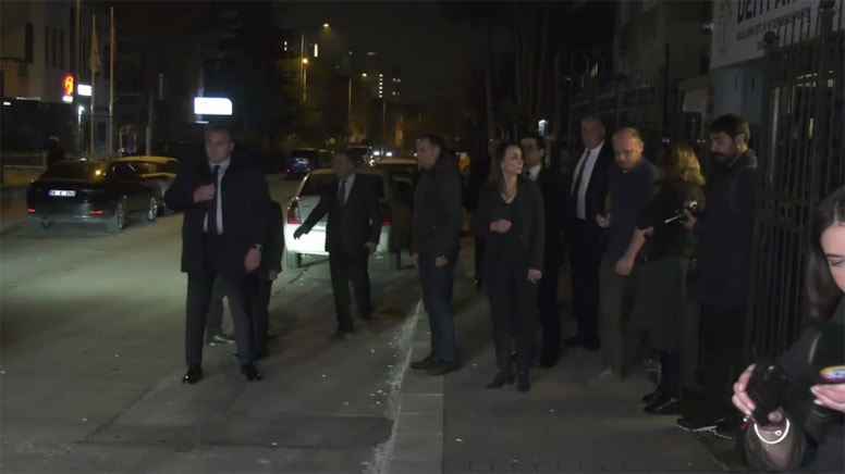 Özgür Özel'den, Tuncer Bakırhan’a taziye ziyareti