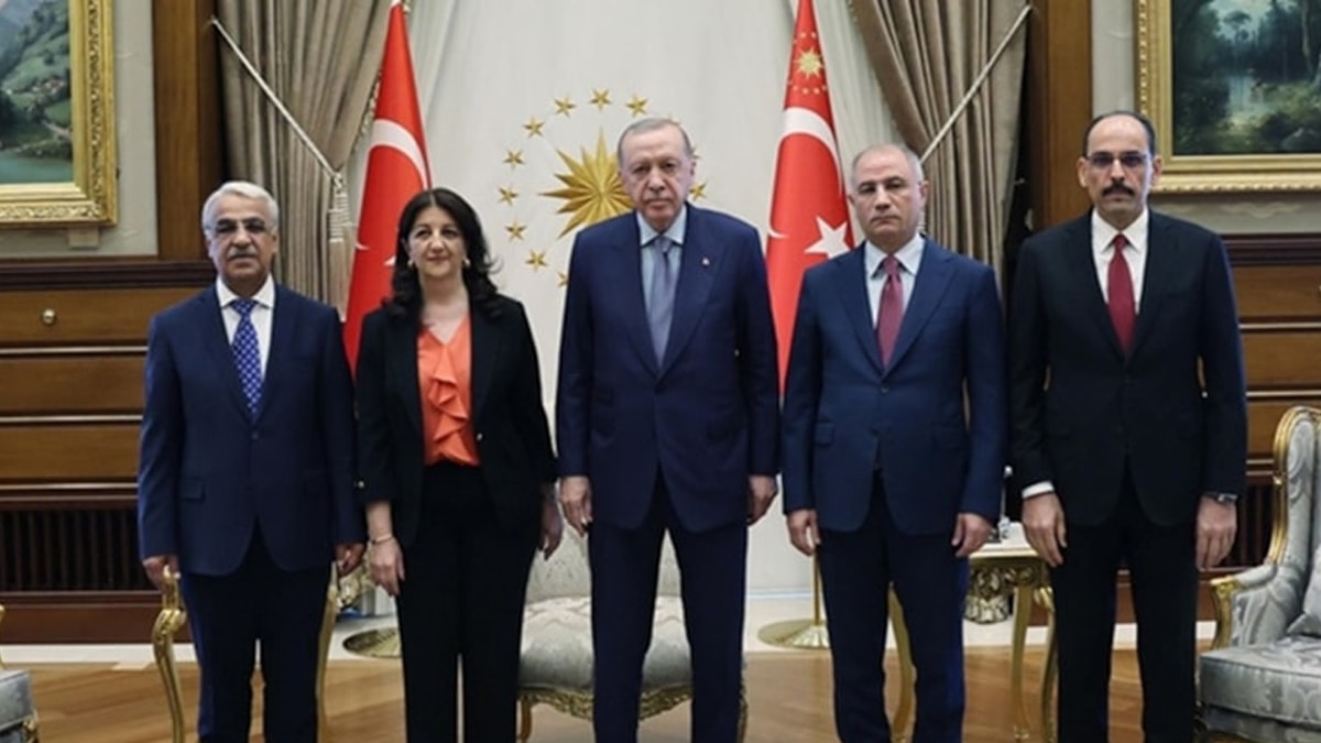 Erdoğan, İmralı heyeti görüşmesinin saati değişti