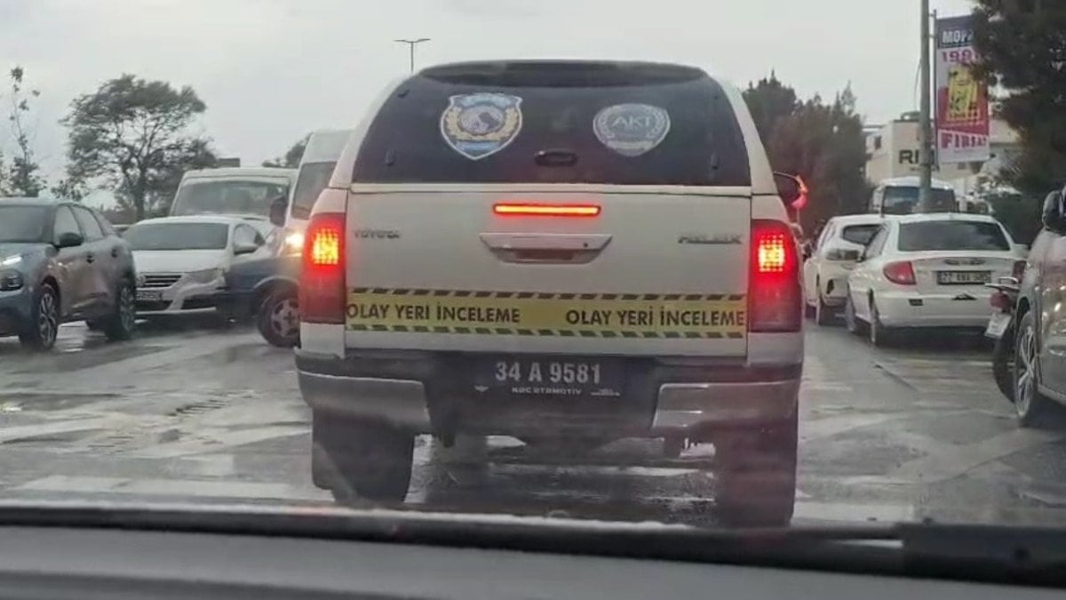 Tuzla Tersaneler Bölgesi'nde gemi yan yattı: 1 ölü