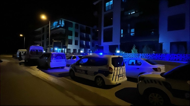 Apartman dairesinde dehşet: Anne, baba ve oğulları öldürülmüş halde bulundu
