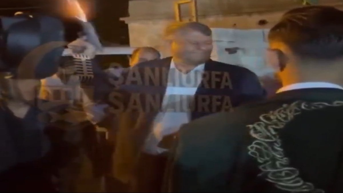 Belediye başkanları magandalığa soyundu