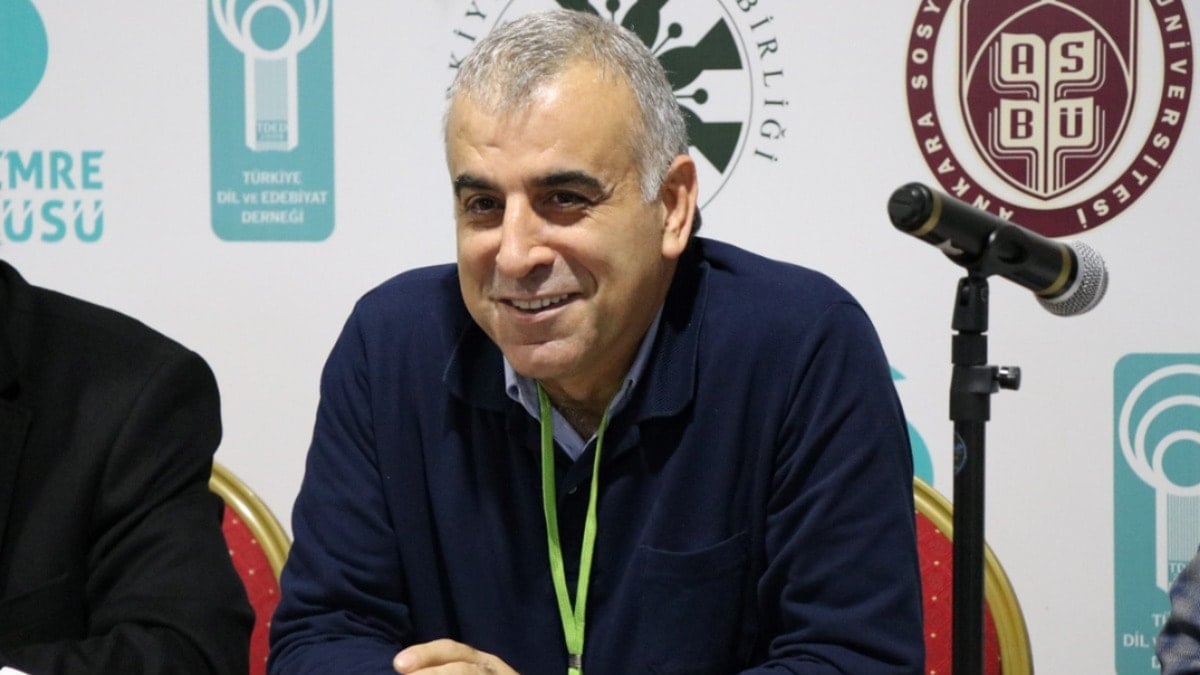 İstiklal Marşı’nı yasaklattı öğretmenleri seçecek