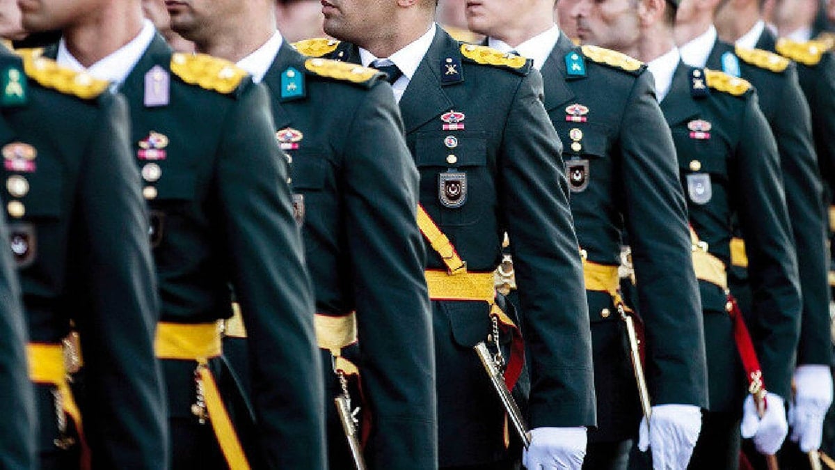 10 Kasım teğmenleri: Yargı çifte standartlı