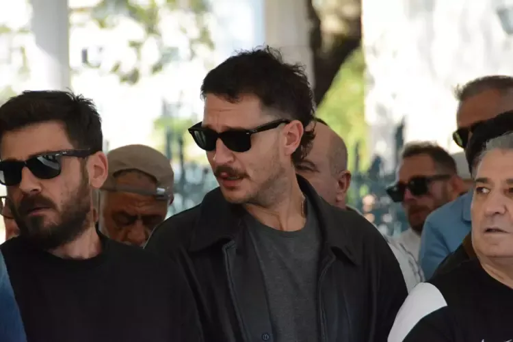 �nl� oyuncu Uraz Kayg�laro�lu'nun ac� g�n�