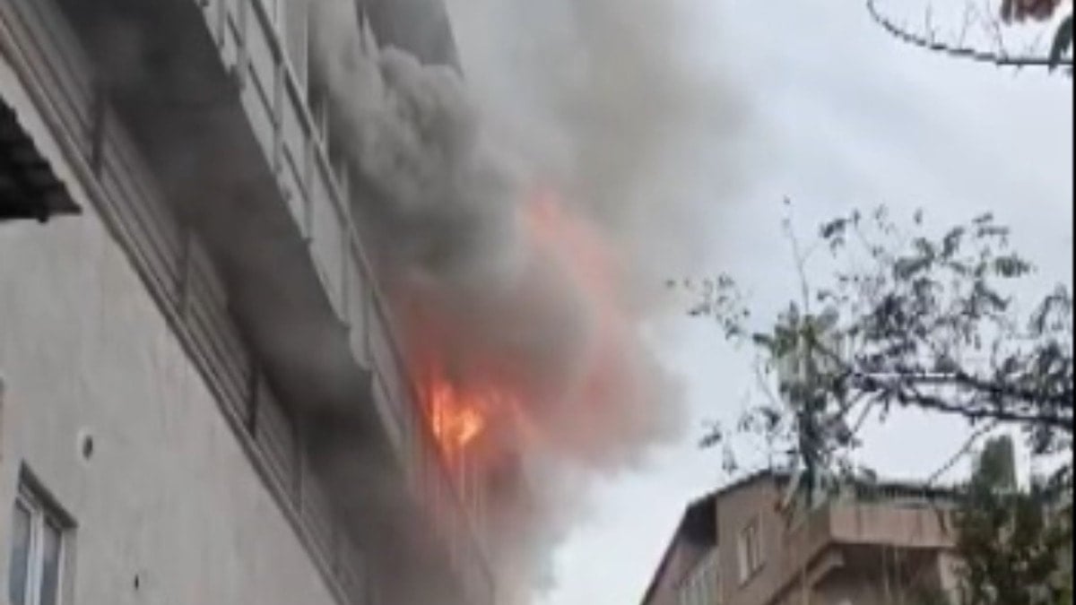 İstanbul'da kereste atölyesinde yangın