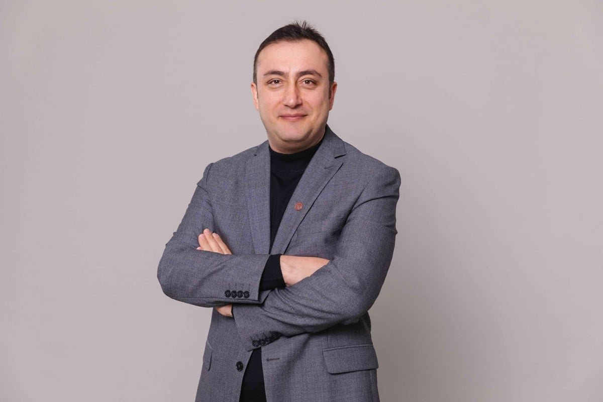 Ozan Bingöl konuşma yapıyor