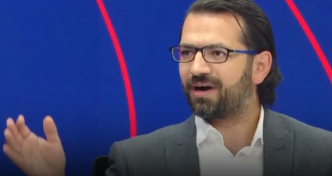 AKP’nin Bayrampaşa’da yaptıkları Hacı Yakışıklı’yı bile isyan ettirdi AKP’nin Bayrampaşa’da yaptıkları Hacı Yakışıklı’yı bile isyan ettirdi