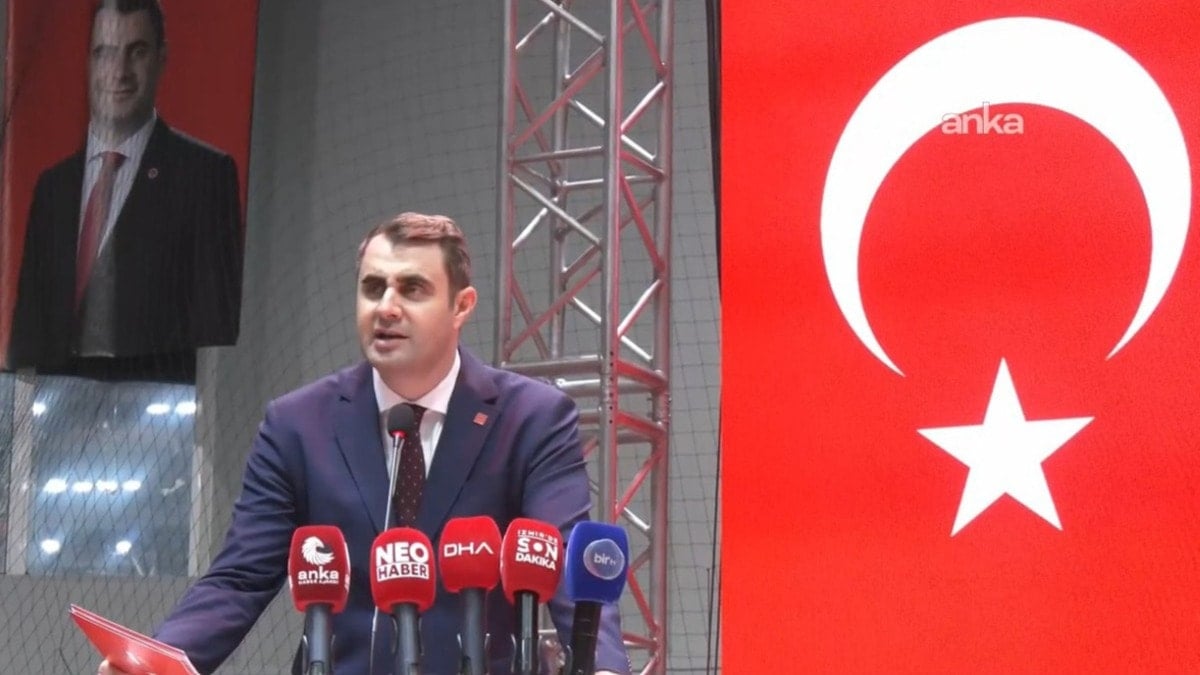 CHP İzmir İl Başkanlığı’na Çağatay Güç seçildi