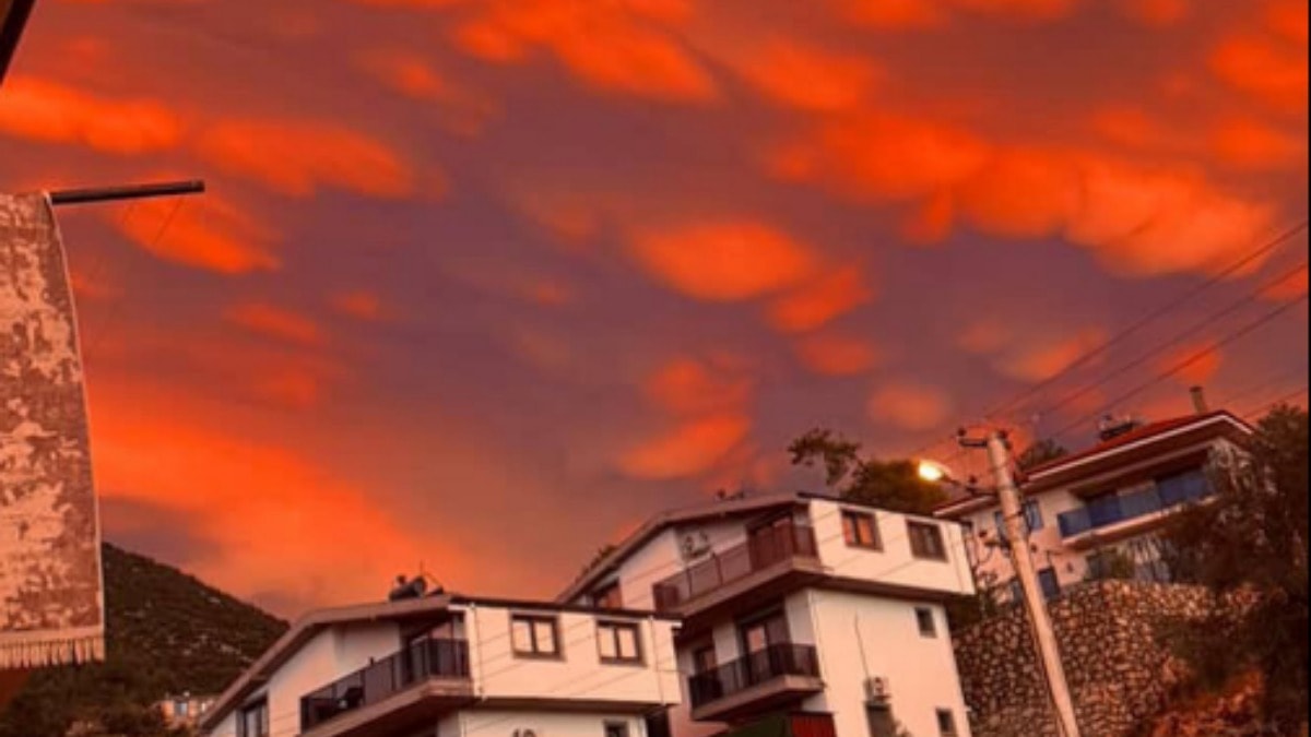 ‘Mammatus’ bulutları Fethiye semalarında ortaya çıktı