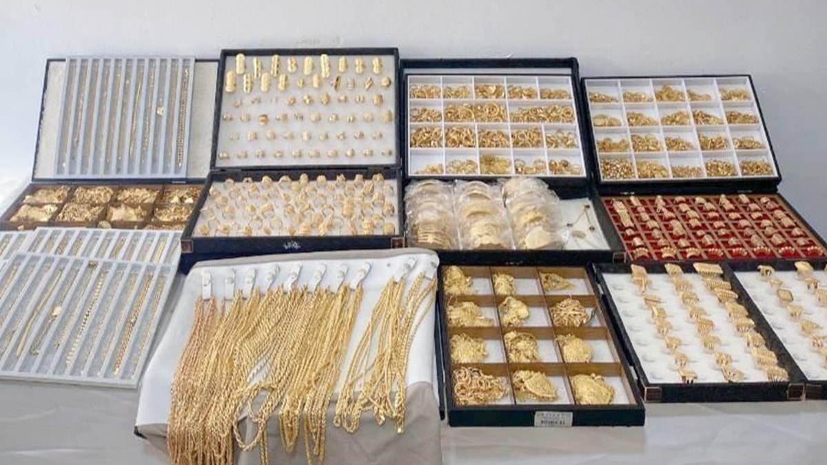 Diyarbakır'da durdurulan araçtan kilolarca altın çıktı