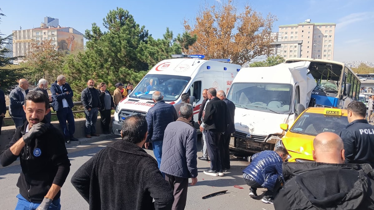 Ankara'da 6 araç birbirine girdi