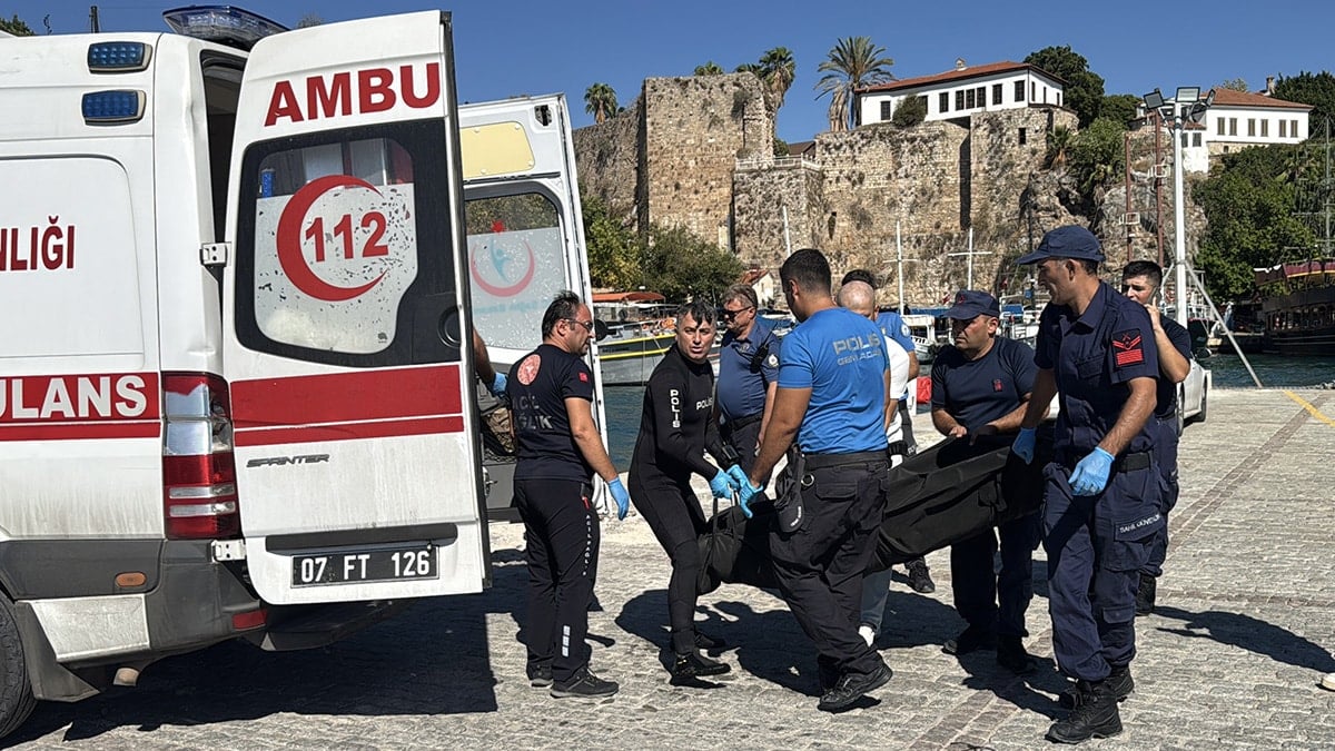 Antalya'da falezlerden denize düşen kadın öldü