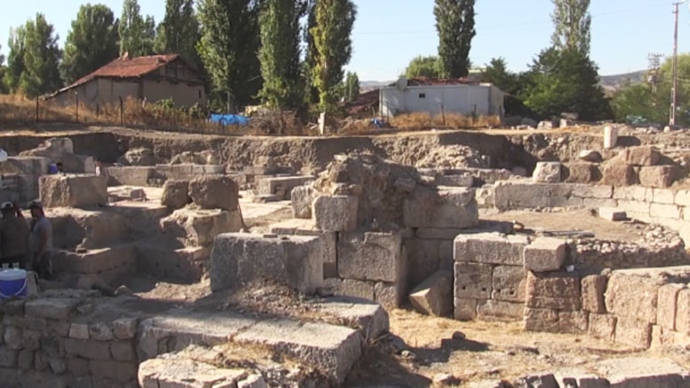 Sebastapolis Antik Kenti'nde üç yazıt bulundu