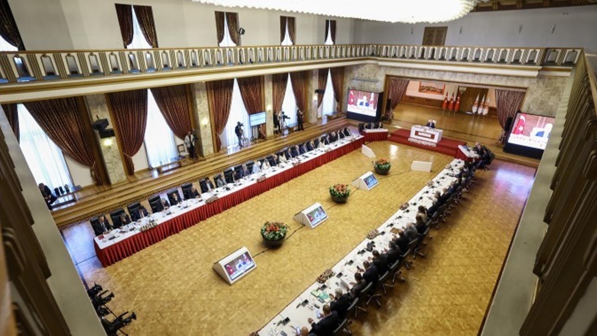 Süreç komisyonu Bakan Tunç ve Bakan Fidan'ı dinleyecek