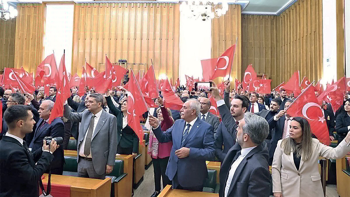 İYİ Parti, CHP’den komisyonu terk etmesini istedi