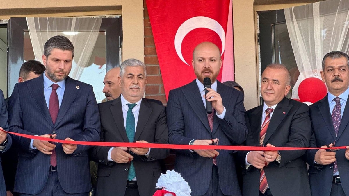 Vali okulu bıraktı, Bilal Erdoğan'ın kurs açılışına koştu
