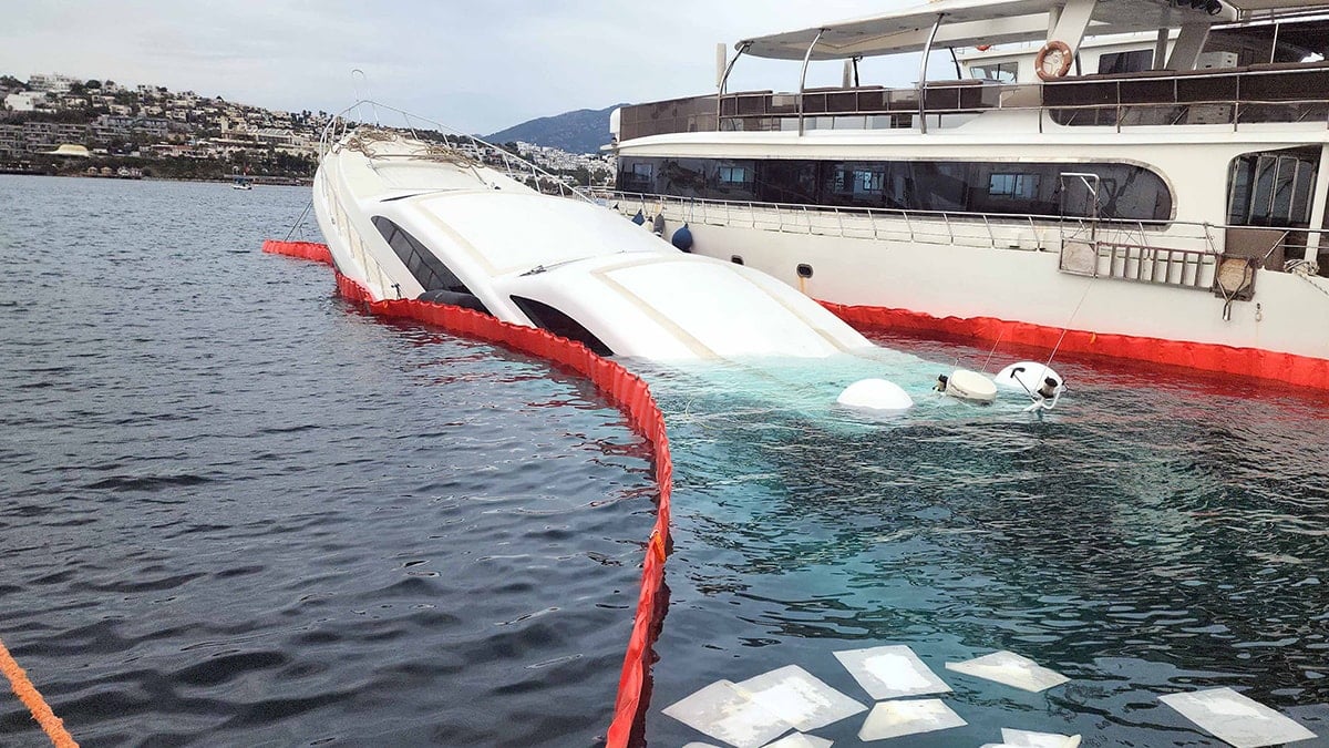 Bodrum'da motor yatlar durdukları yerde bir bir battı!