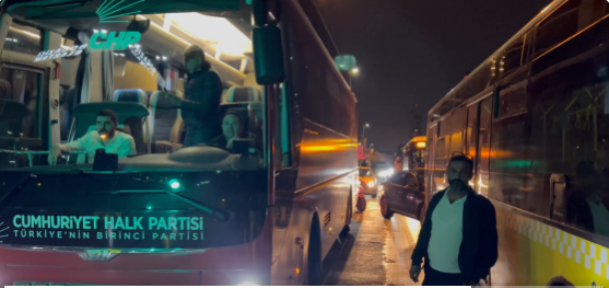 Çağlayan’da gerginlik: CHP’nin seçim aracı engellendi