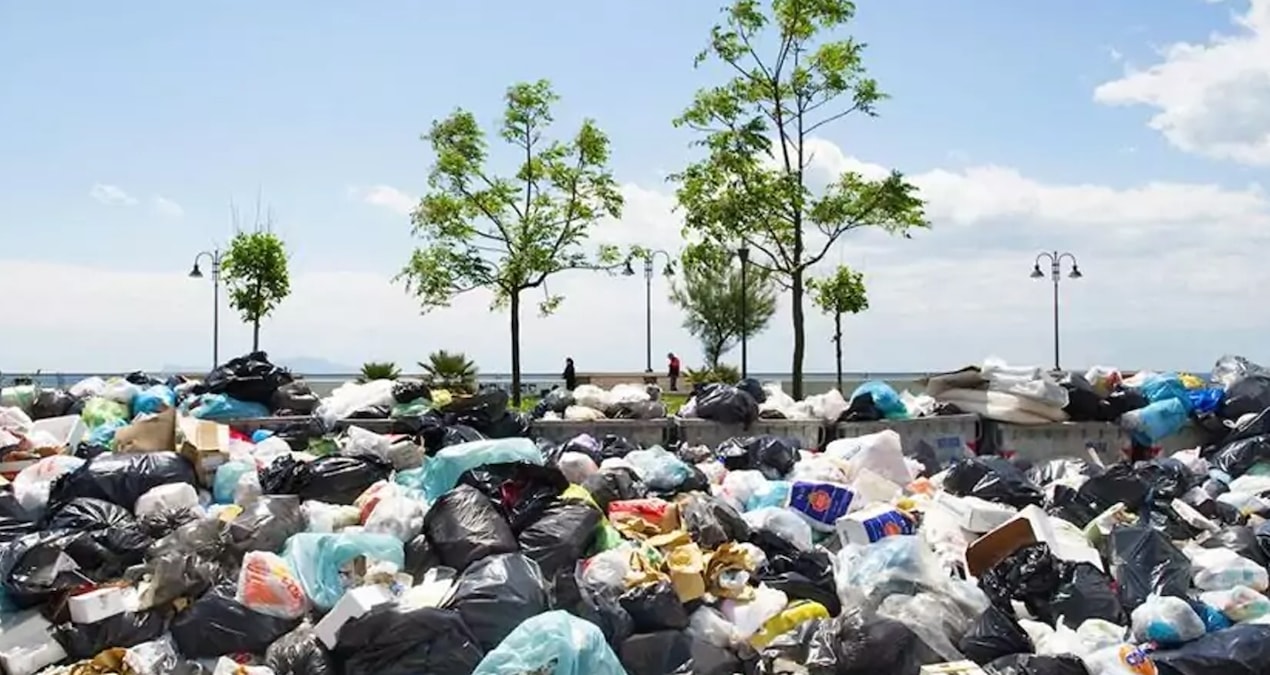 İtalya'da Türkiye'ye gönderilmek istenen 370 ton tehlikeli atık ele geçirildi