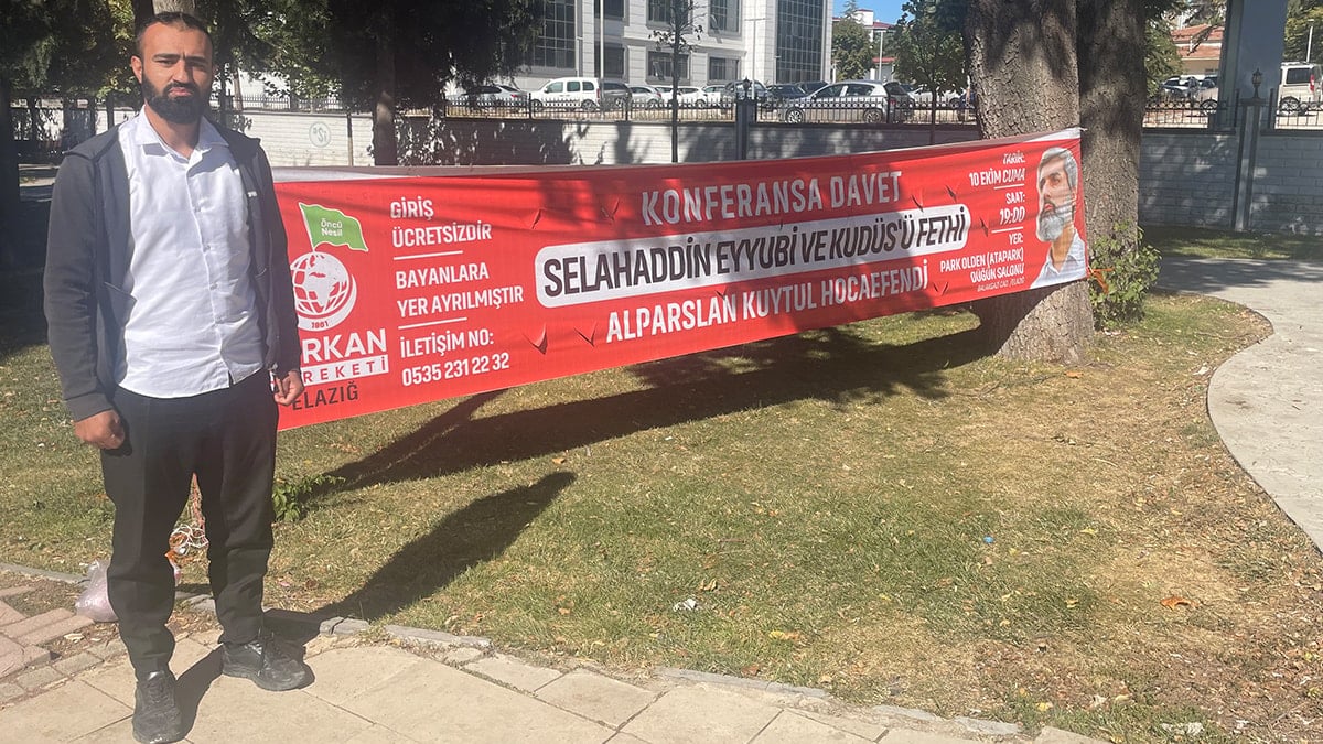 AKPli belediye afişi söktü, vakıf üyeleri nöbete geçti!