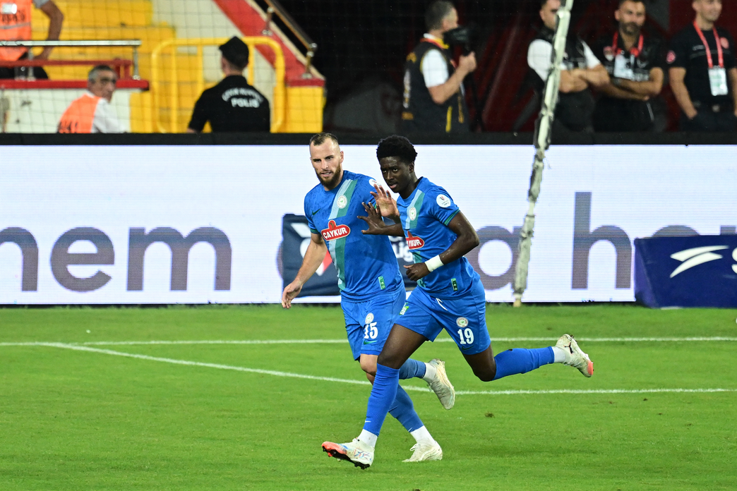 7 gollü maçta kazanan Rizespor! İstifaya çağırdılar