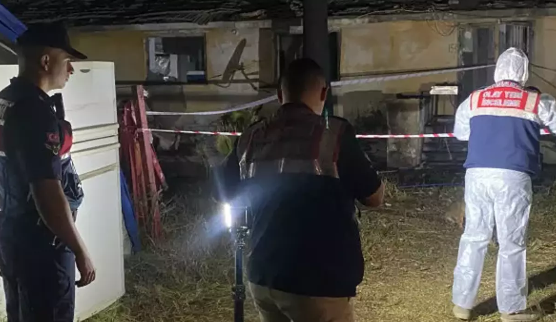 Telefondaki mesajı gördü, annesini vurdu arkadaşını öldürdü!