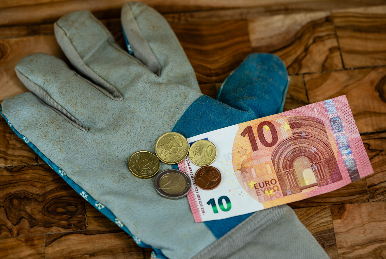 Almanya'da asgari ücrete iki aşamalı zam: 2027’de saatlik ücret 14,60 euroya çıkacak