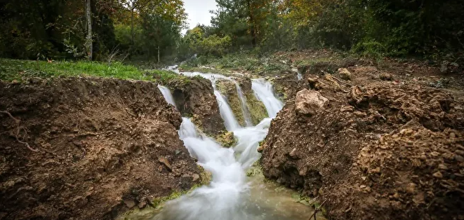 Balıkesir'de kuruyan dere depremin ardından akmaya başladı