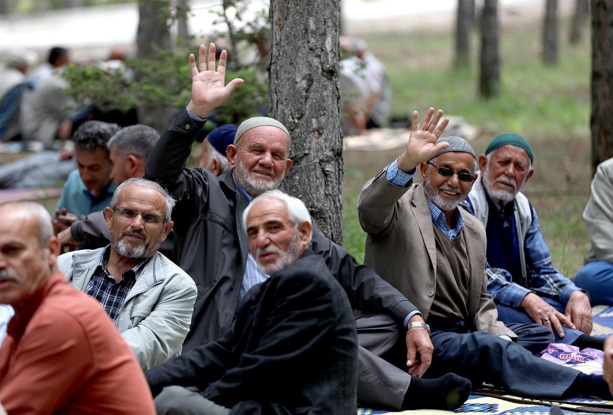 SGK Başkanı açıklama yaparken