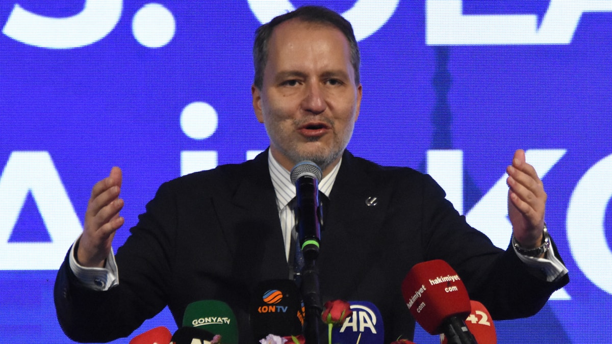 Erbakan'dan AKP'ye sert sözler: Açtı ağzını yumdu gözünü