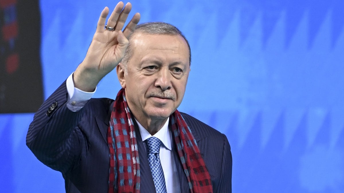 Erdoğan, Trabzon’a gitti, Brüksel’deki Özgür Özel’e kızdı