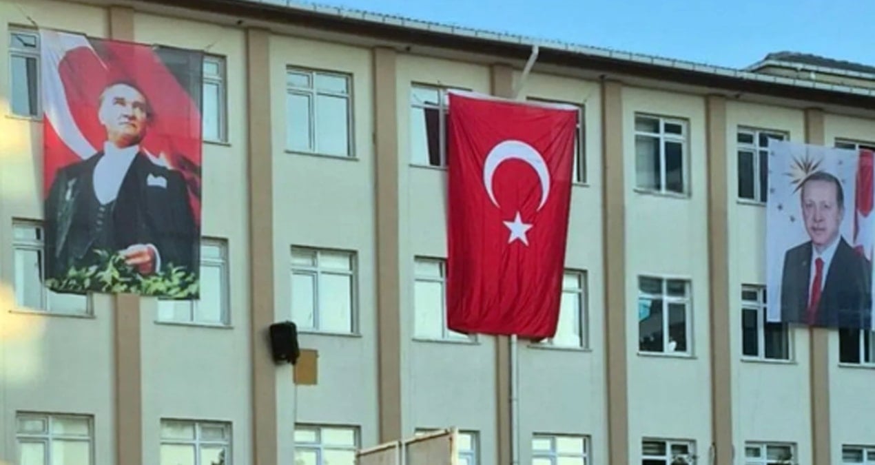 Bakan Tekin, okullardaki Erdoğan posterlerini böyle savundu Bakan Tekin, okullardaki Erdoğan posterlerini böyle savundu