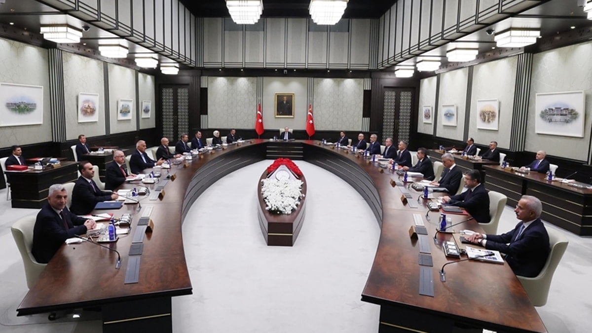 Yandaşın kabine balonu patladı