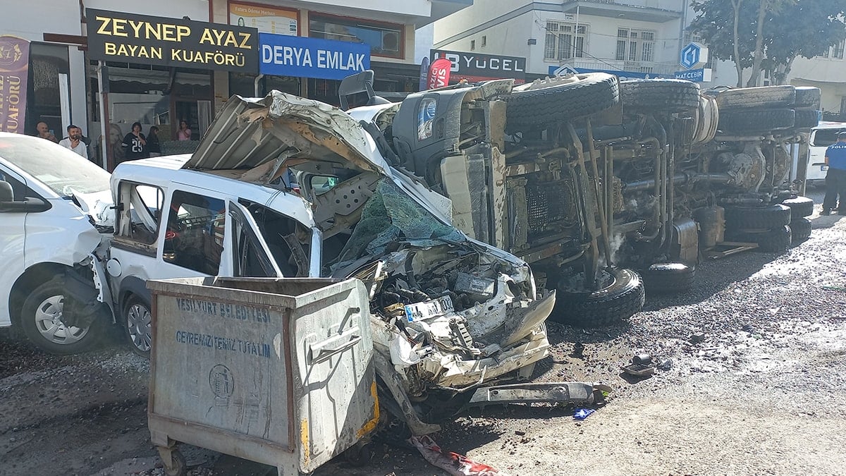 Freni patlayan kamyon dehşet saçtı! Onlarca aracı ezdi... Yaralılar var