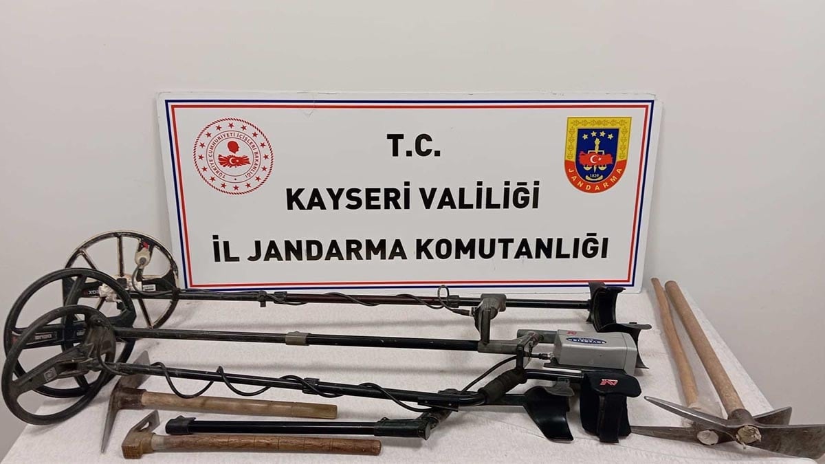Kayseri'de izinsiz kazı yapan 4 kişi suçüstü yakalandı