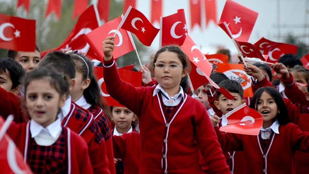 29 Ekim'de okullar tatil mi 2025, 29 Ekim resmi tatil mi?