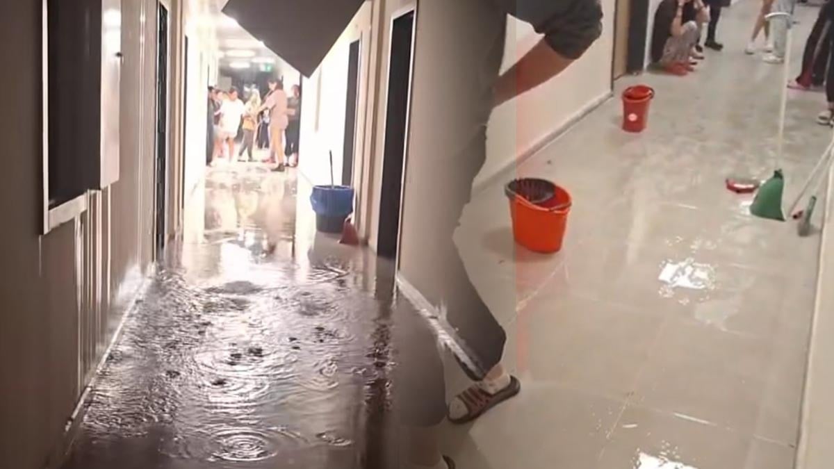 Bornova KYK Kız Yurdunda borular patladı, su bastı